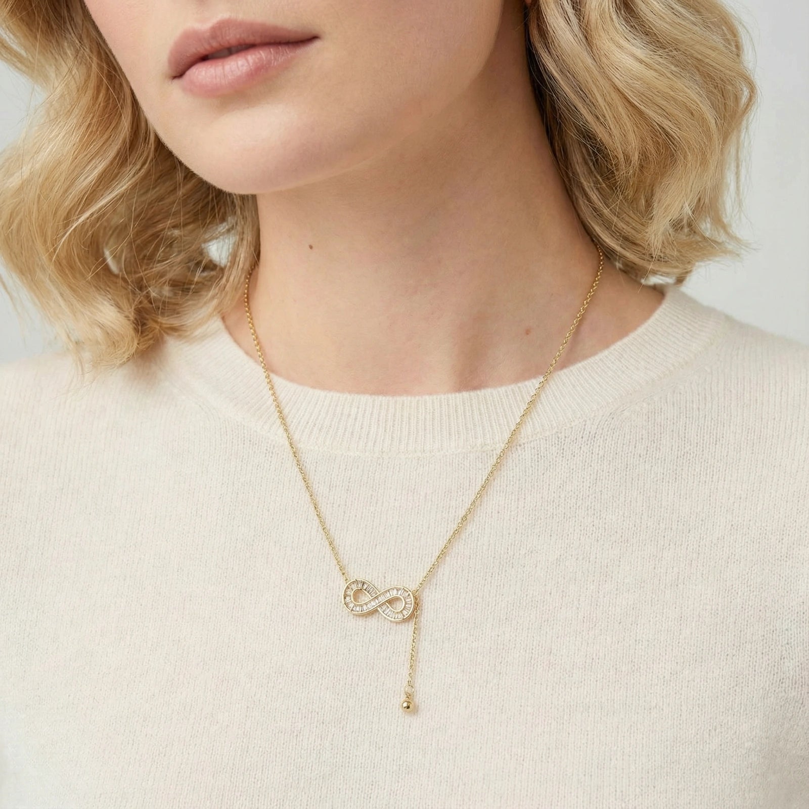 Collana Scintilla Infinita con simbolo infinito e cristalli baguette — confezione regalo Fiora Boutique