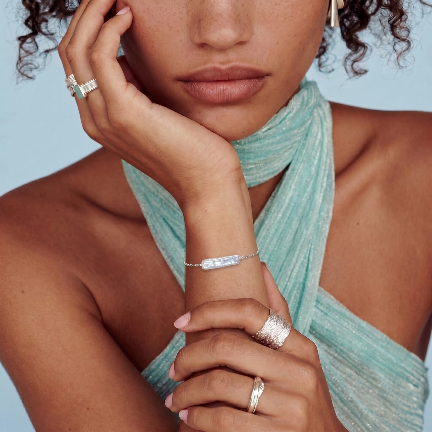Bracciale a Catena con Perla Barocca iridescente in argento — confezione regalo Fiora Boutique